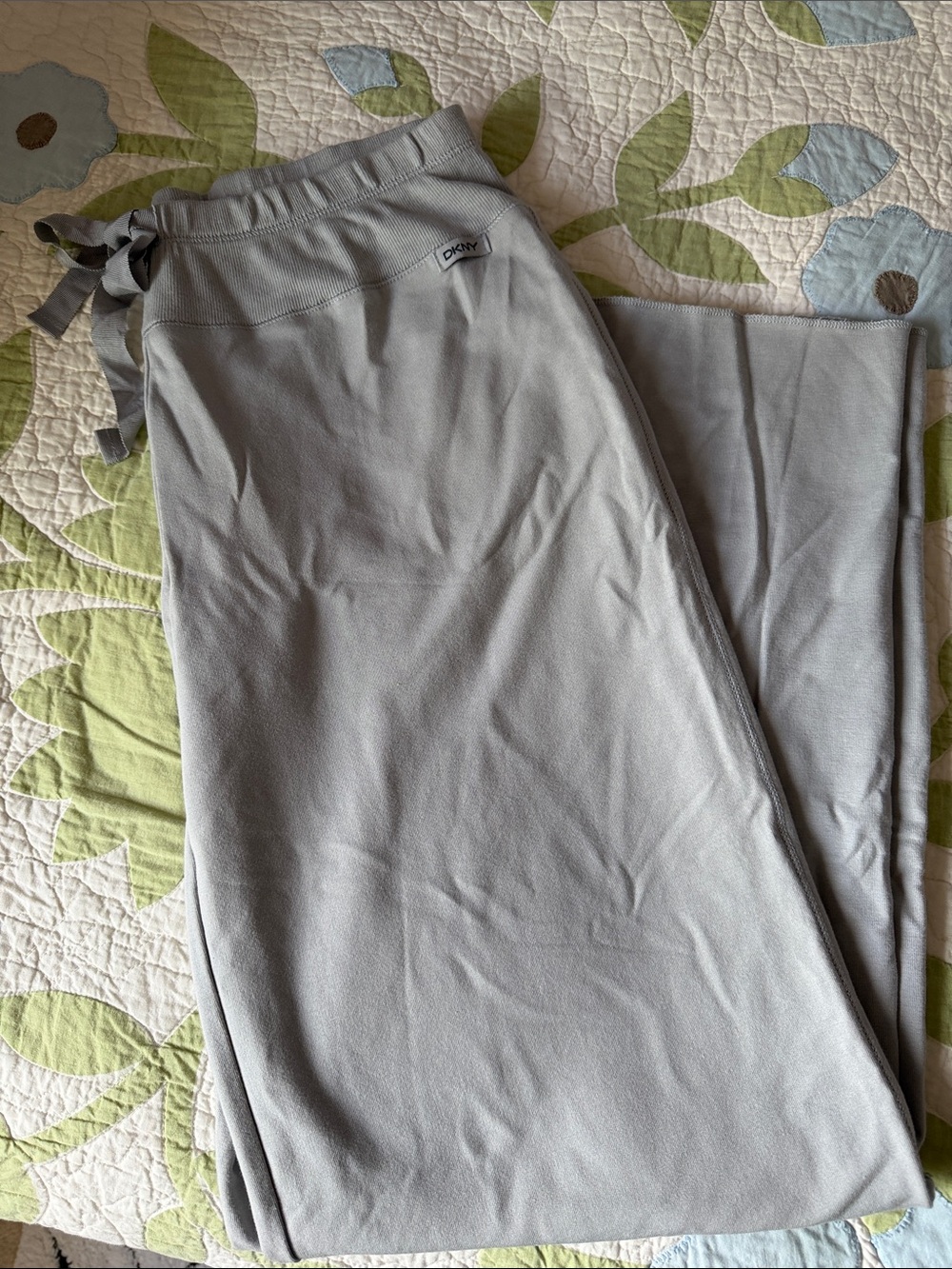 Dkny Women’s Light Gray Sweatpants Joggers